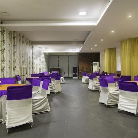 Treebo Palm Tree Palam Vihar Hotel Gurgaon Luaran gambar