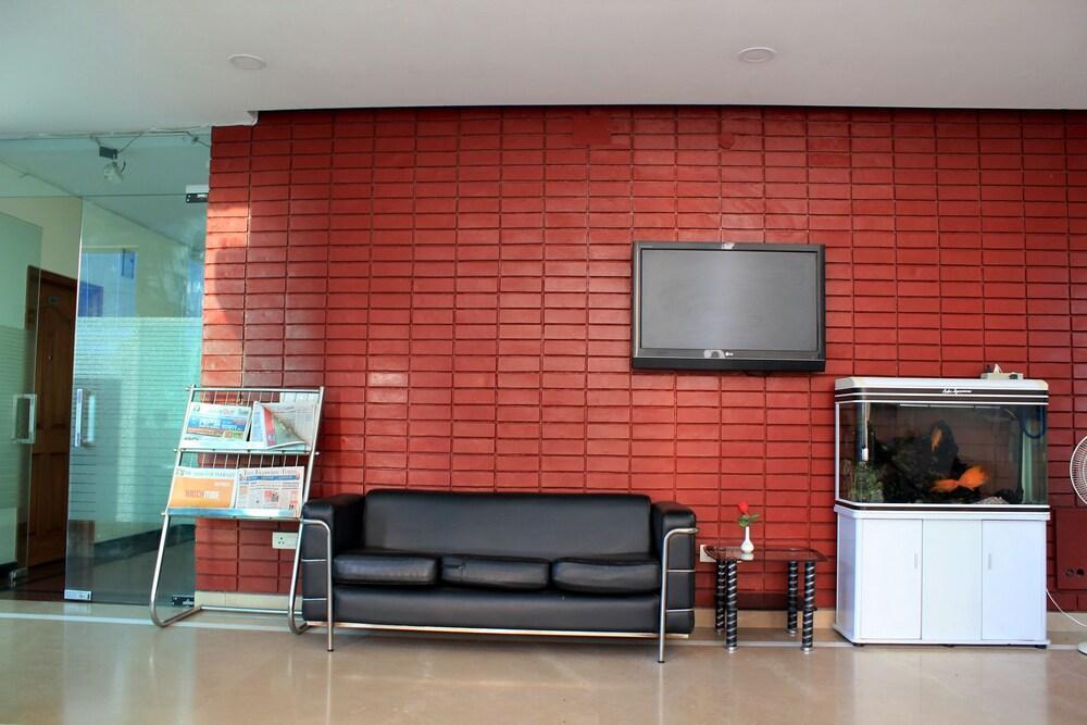 Treebo Palm Tree Palam Vihar Hotel Gurgaon Luaran gambar